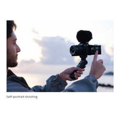 Self-portrait shooting of Fujifilm X-S20 Mirrorless Camera