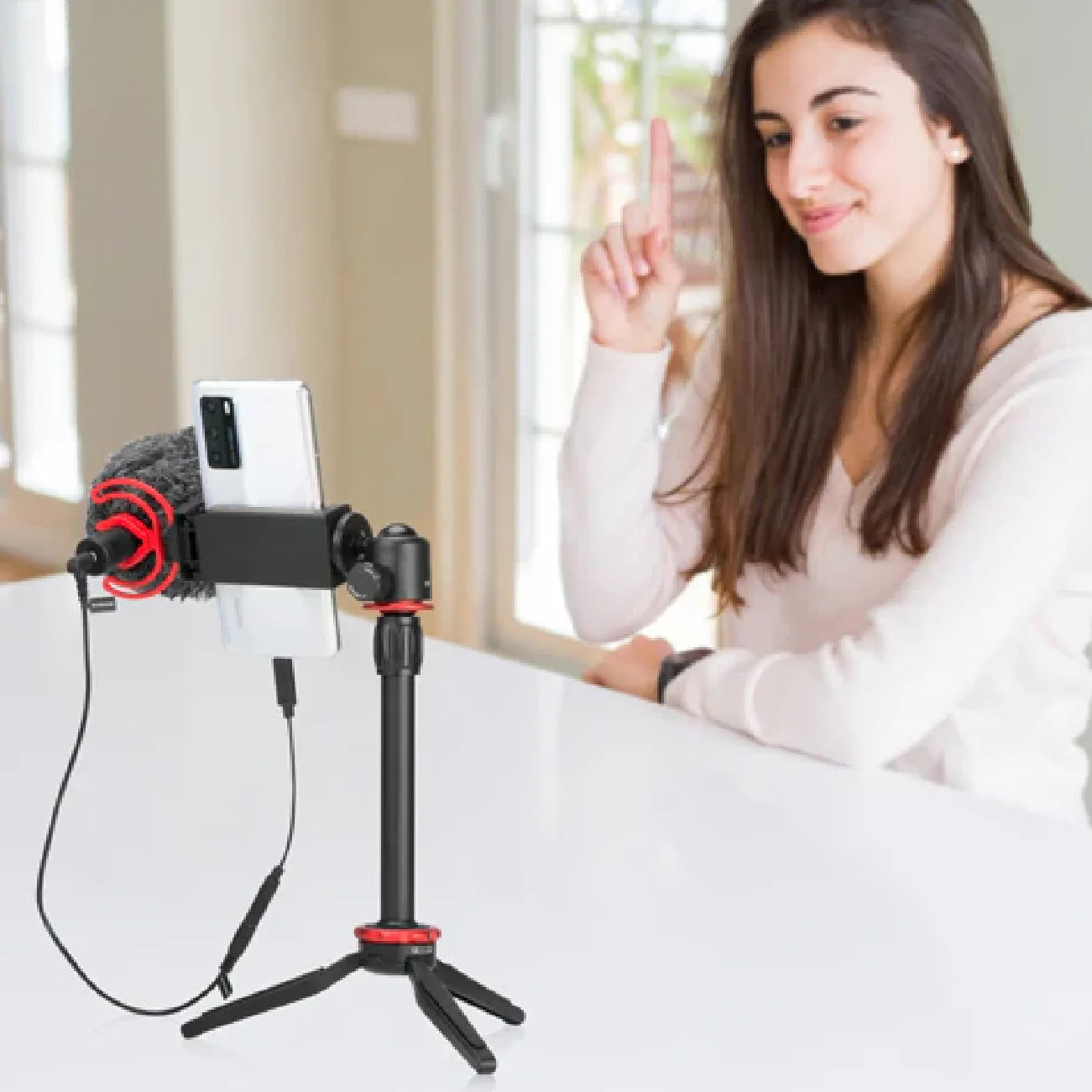 Boya By-VG330 Universal Smartphone Video Kit 